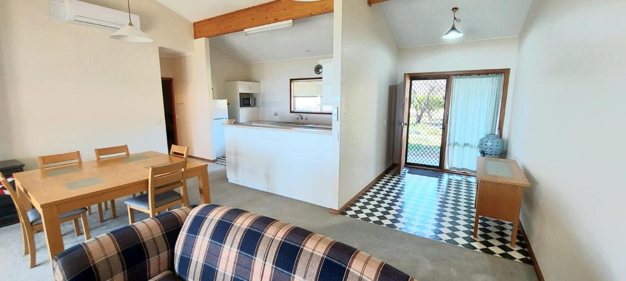 Barmera Lake Resort Motel Buitenkant foto