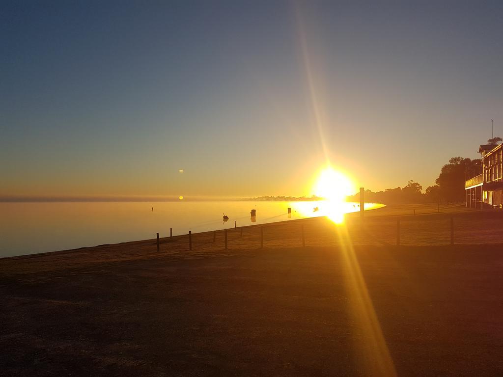 Barmera Lake Resort Motel Buitenkant foto