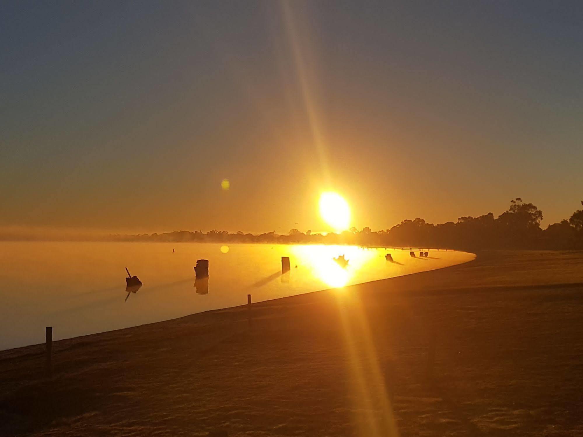 Barmera Lake Resort Motel Buitenkant foto